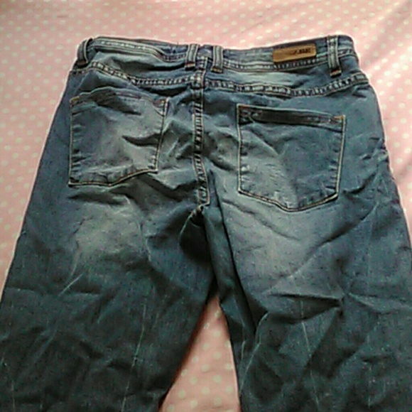 Ripped mom jeans with cute patches - Picture 2 of 2